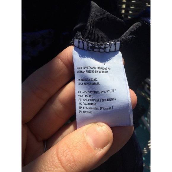 American eagle womens off the shoulder velvet blouse size M medium midnight blue - Picture 9 of 11